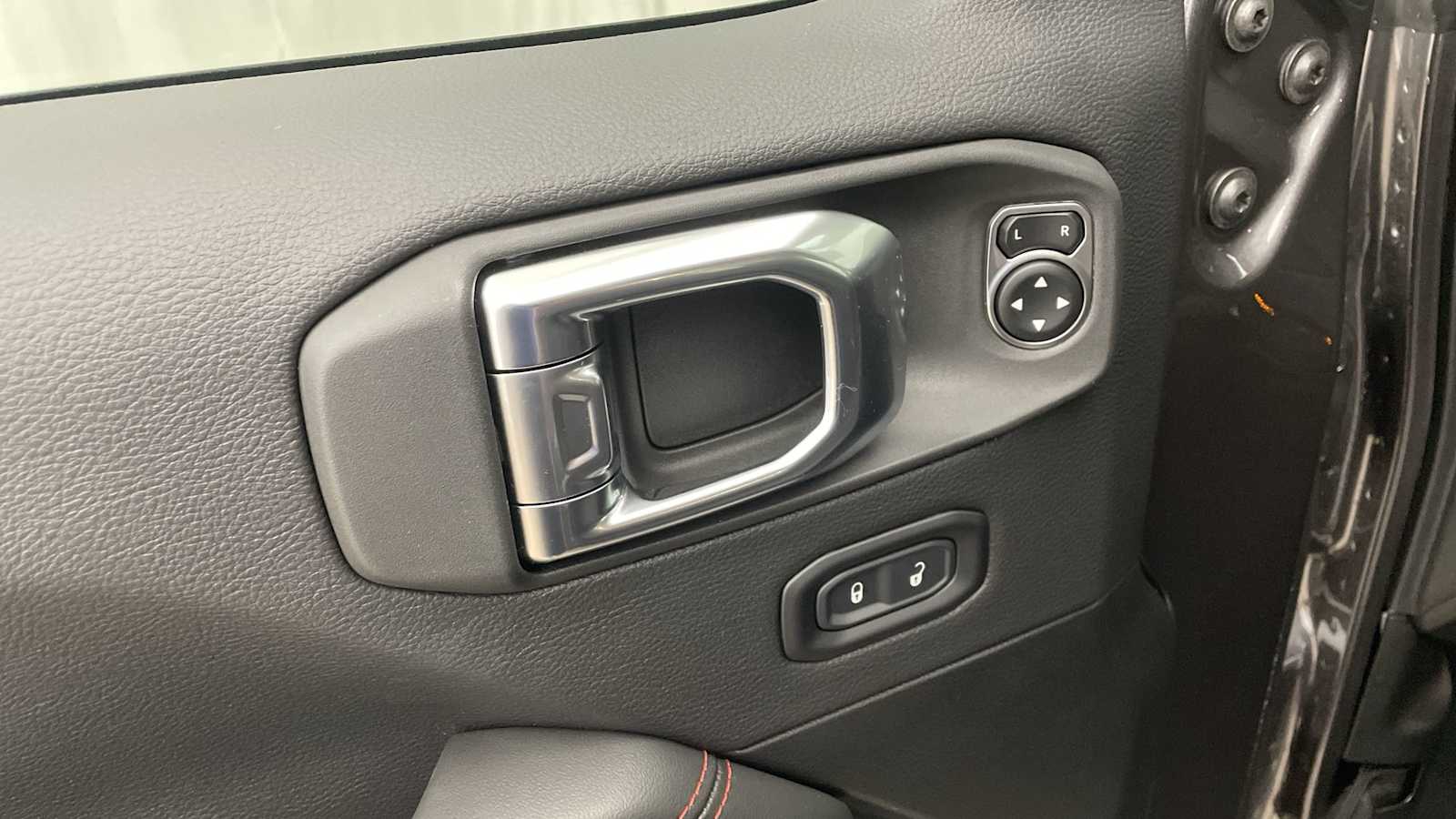 Thumbnail: 2025 Jeep Gladiator - 6