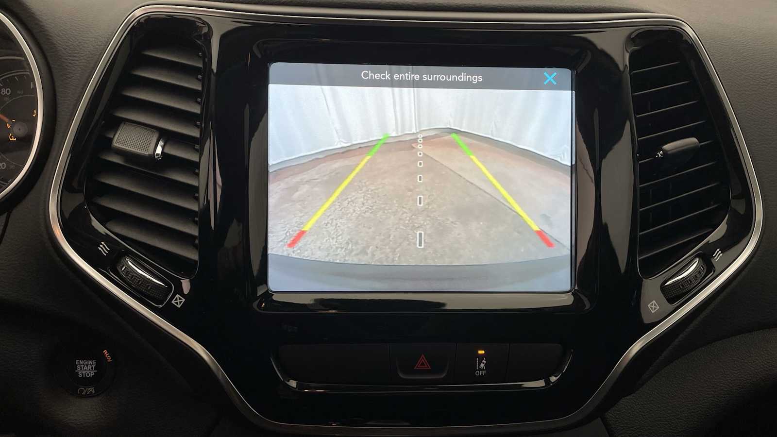 Thumbnail: 2022 Jeep Cherokee - 4