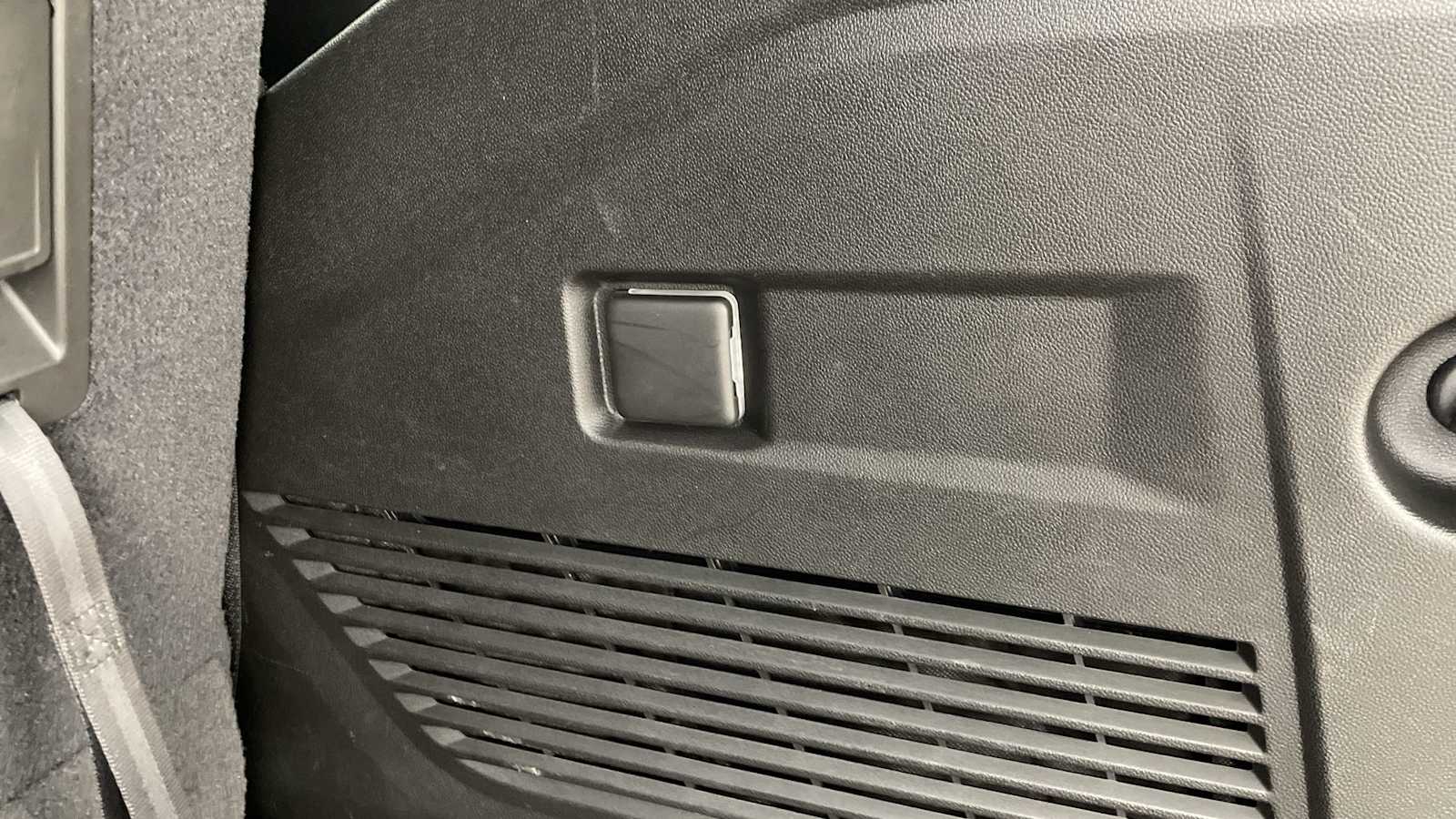 Thumbnail: 2021 Chevrolet Tahoe - 27