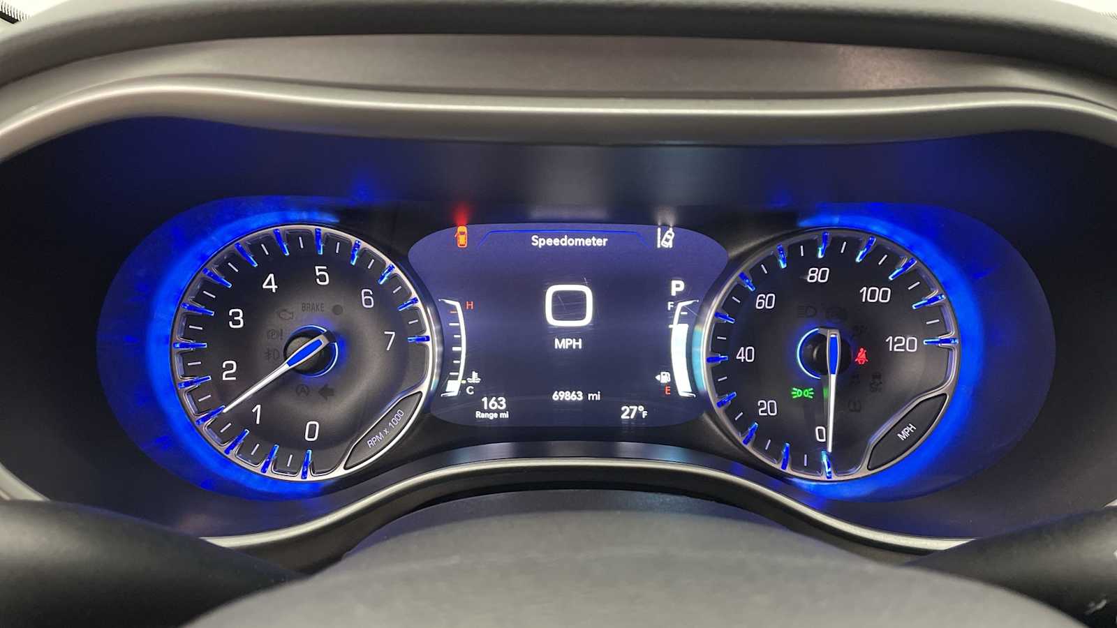 Thumbnail: 2023 Chrysler Pacifica - 21