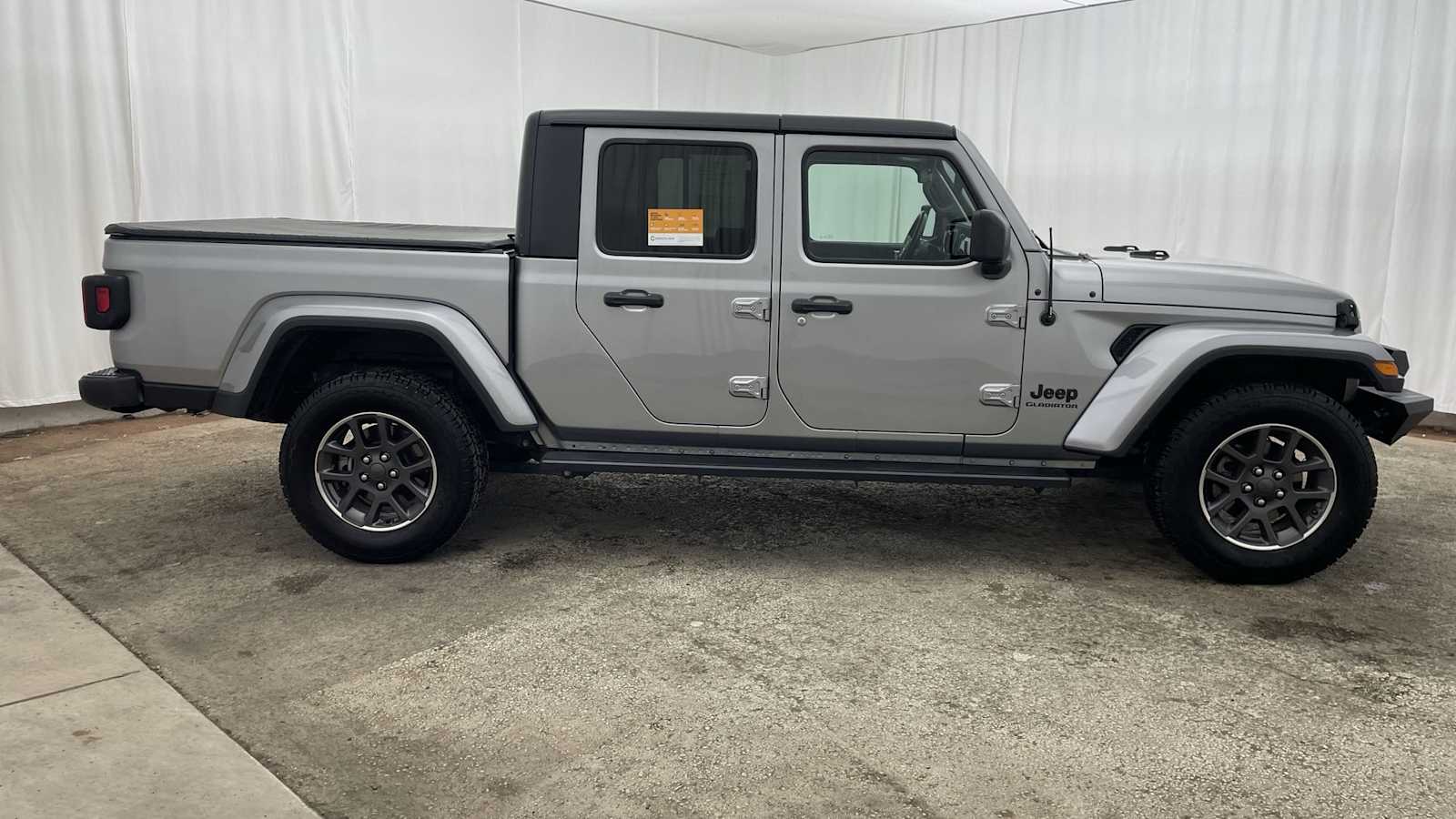 Thumbnail: 2020 Jeep Gladiator - 35