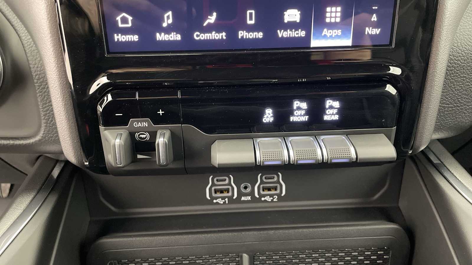 Thumbnail: 2026 RAM 1500 - 25