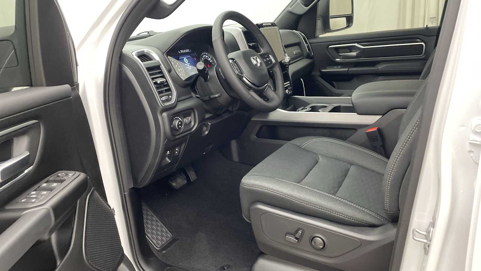 Thumbnail: 2026 RAM 1500 - 2