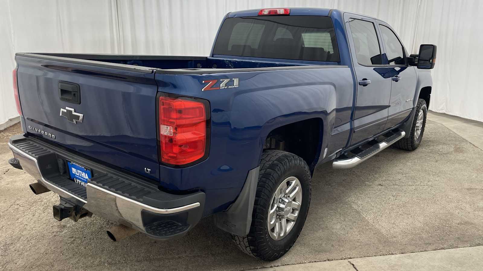 Thumbnail: 2018 Chevrolet Silverado 3500 - 33
