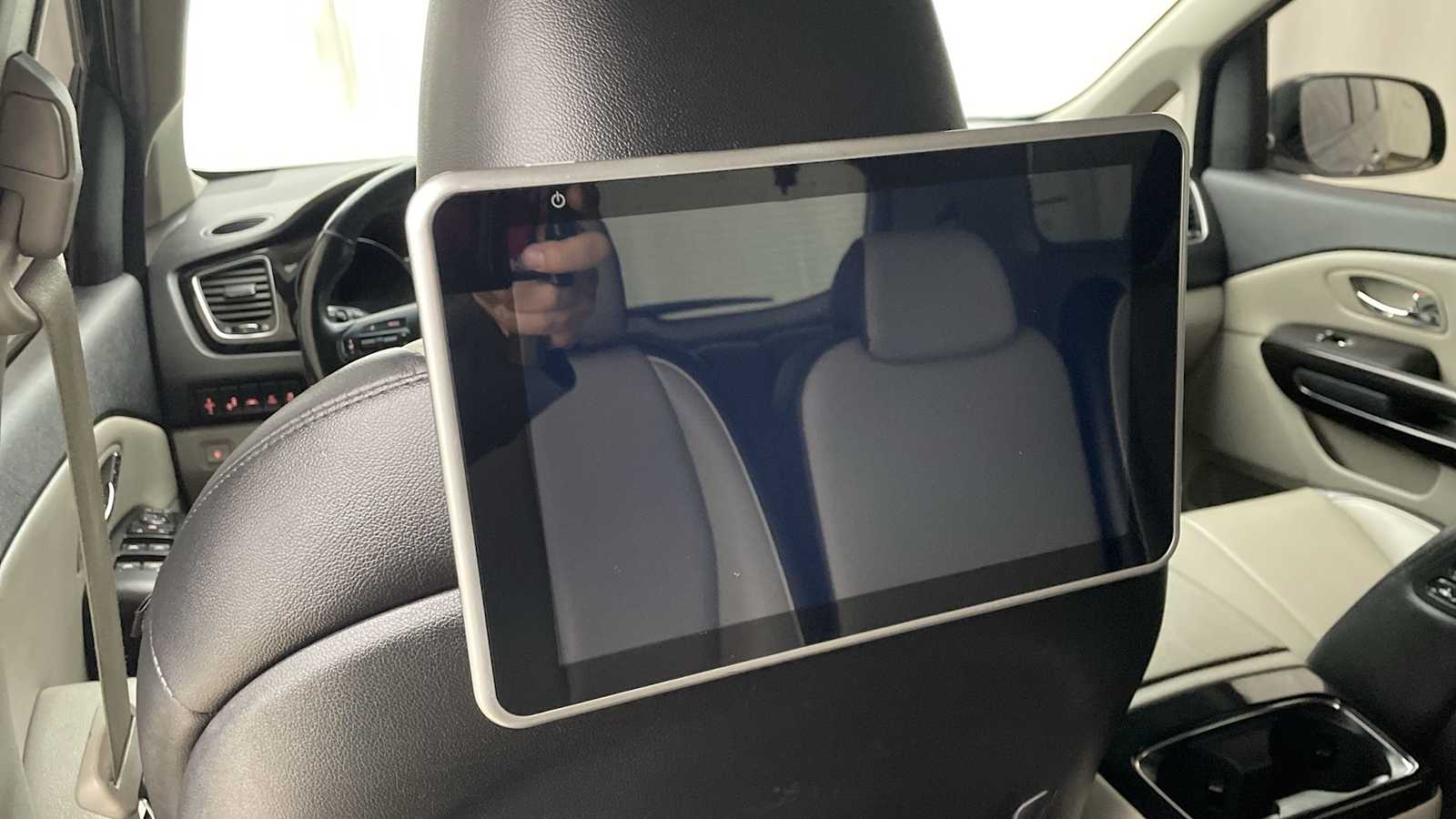 Thumbnail: 2020 Kia Sedona - 29