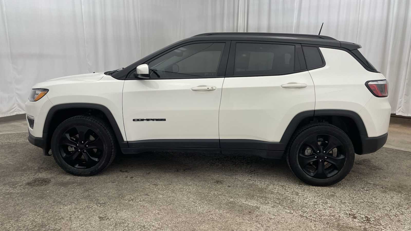Thumbnail: 2018 Jeep Compass - 26