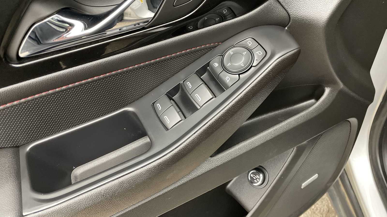 Thumbnail: 2022 Chevrolet Traverse - 6