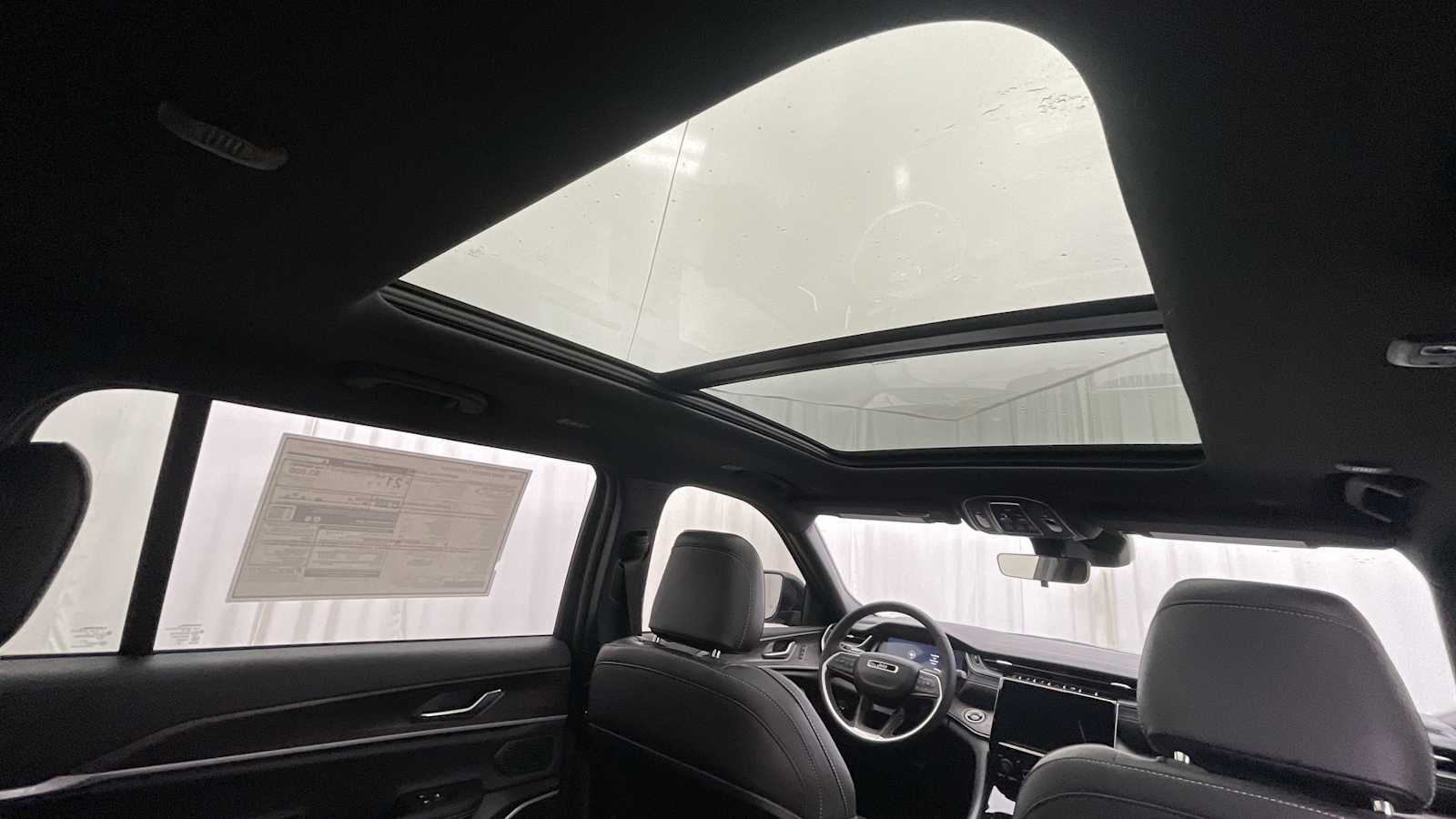 Thumbnail: 2025 Jeep Grand Cherokee - 13