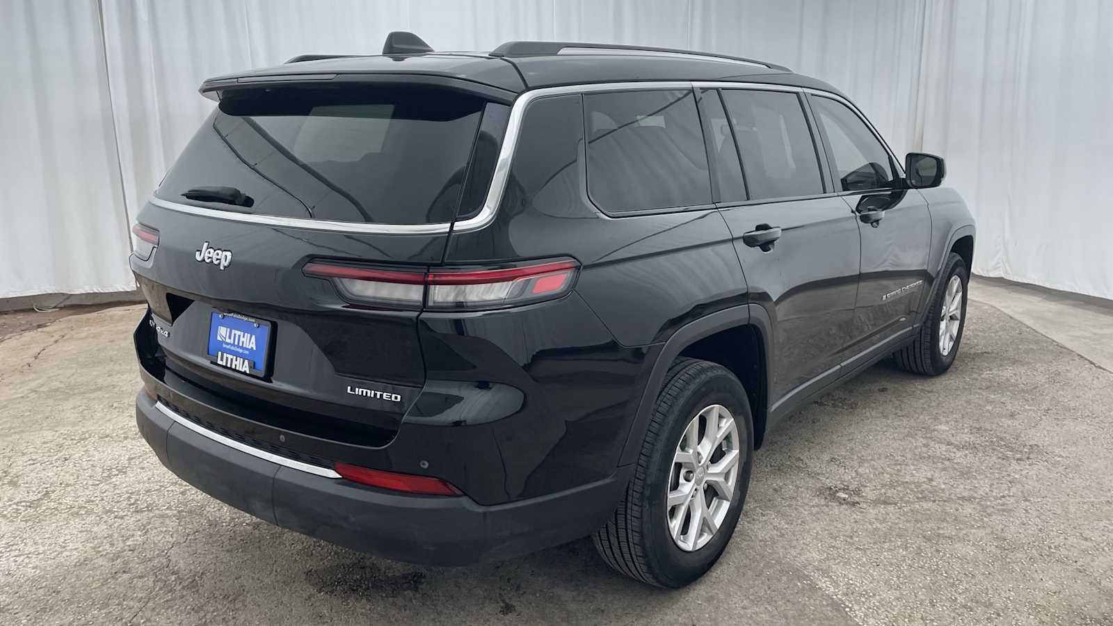 Thumbnail: 2022 Jeep Grand Cherokee - 35