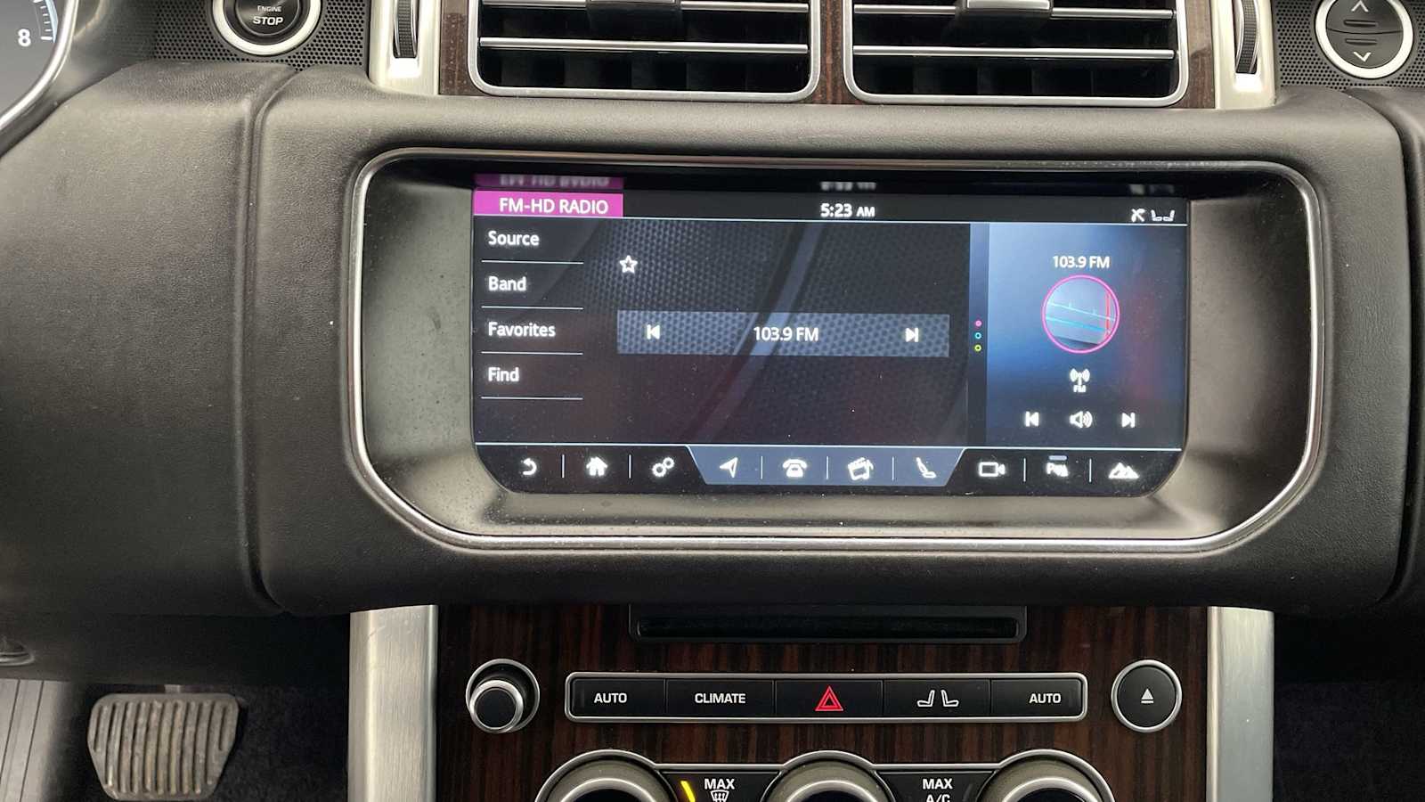 Thumbnail: 2017 Land Rover Range Rover - 20