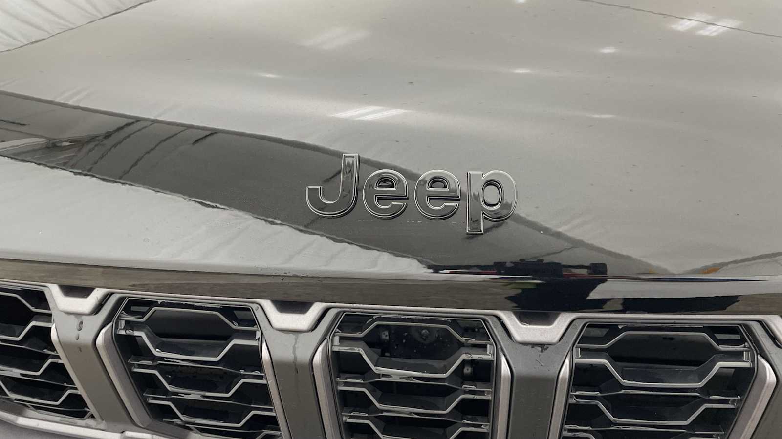 Thumbnail: 2026 Jeep Grand Cherokee - 38