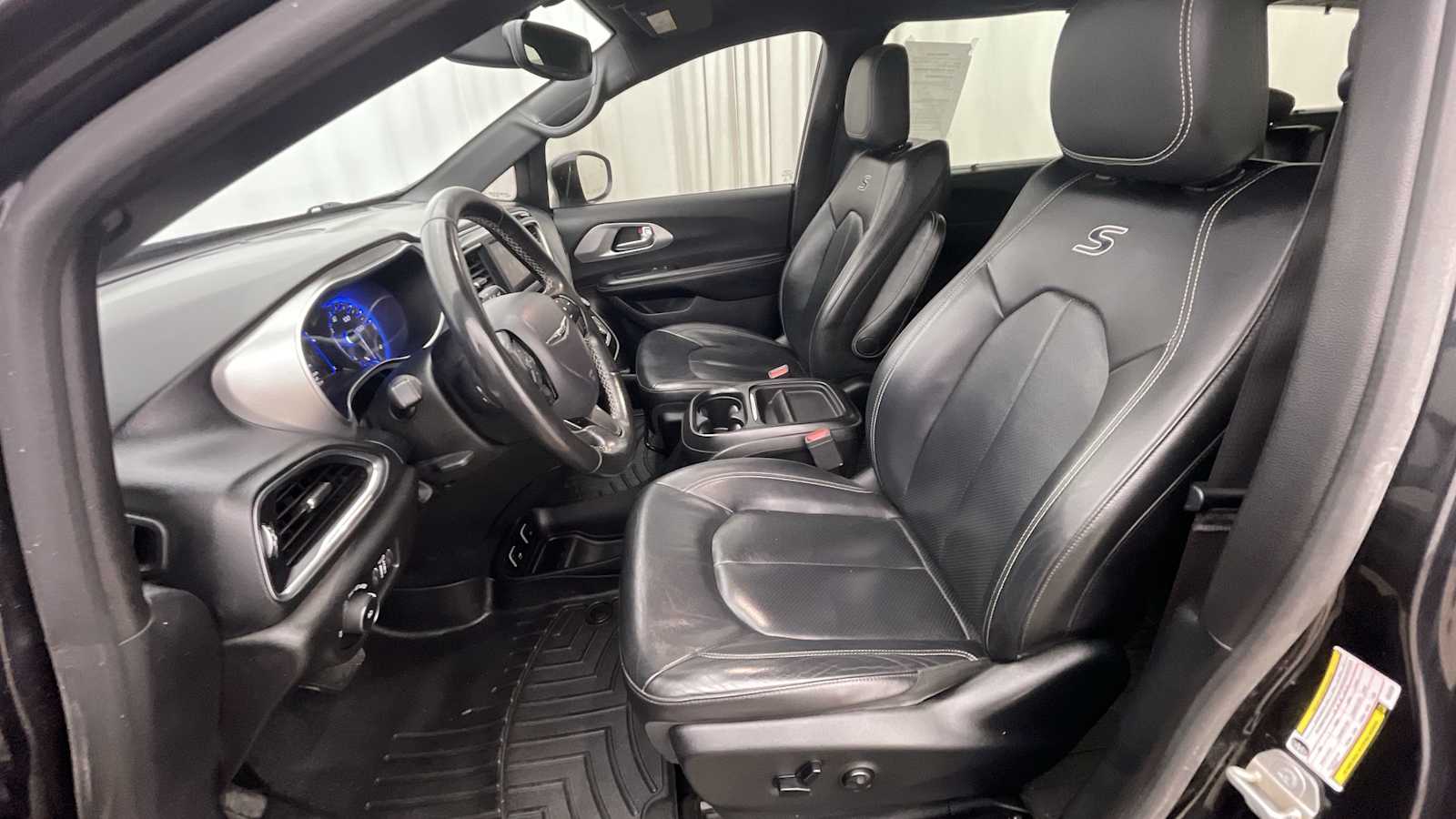 Thumbnail: 2019 Chrysler Pacifica - 5