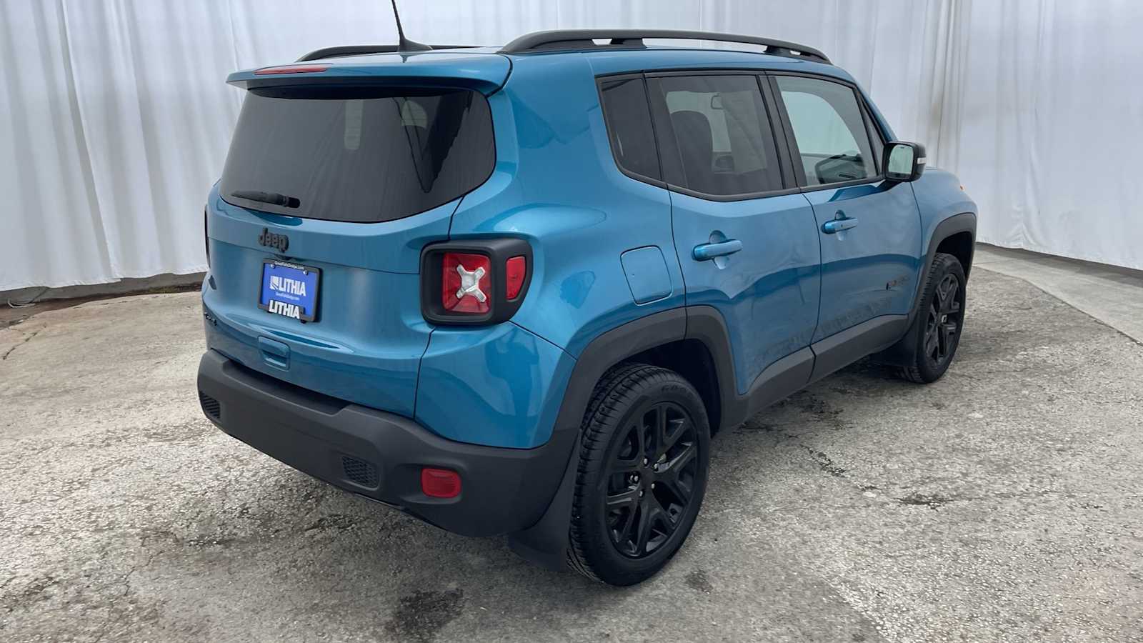 Thumbnail: 2022 Jeep Renegade - 32