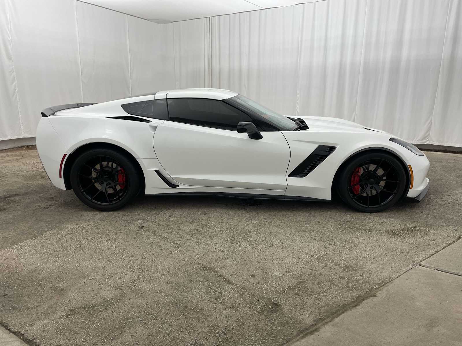 Thumbnail: 2014 Chevrolet Corvette - 32