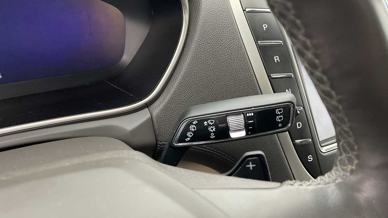 Thumbnail: 2019 Lincoln Nautilus - 17