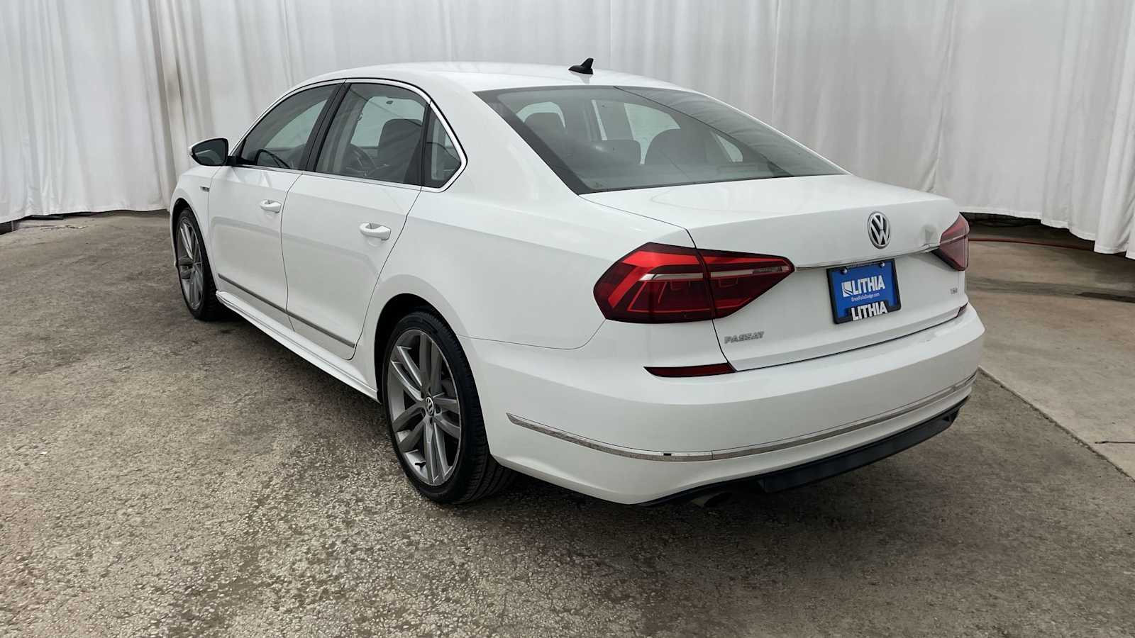 Thumbnail: 2017 Volkswagen Passat - 27
