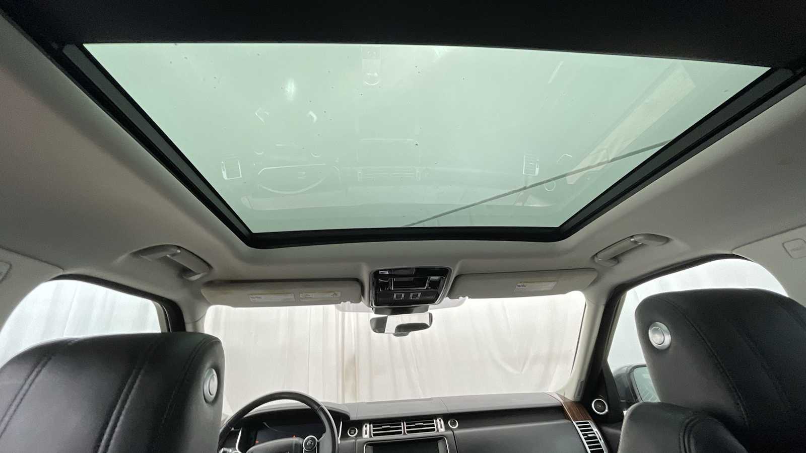 Thumbnail: 2017 Land Rover Range Rover - 9