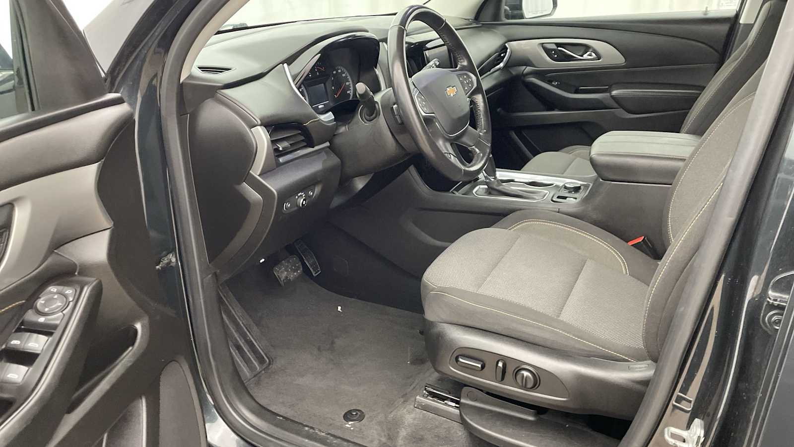 Thumbnail: 2020 Chevrolet Traverse - 2