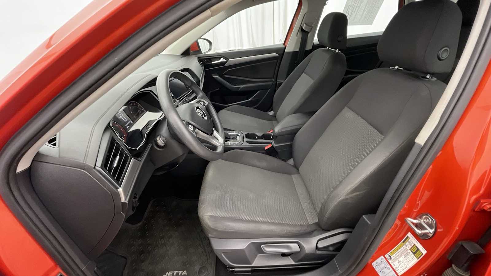 Thumbnail: 2019 Volkswagen Jetta - 4
