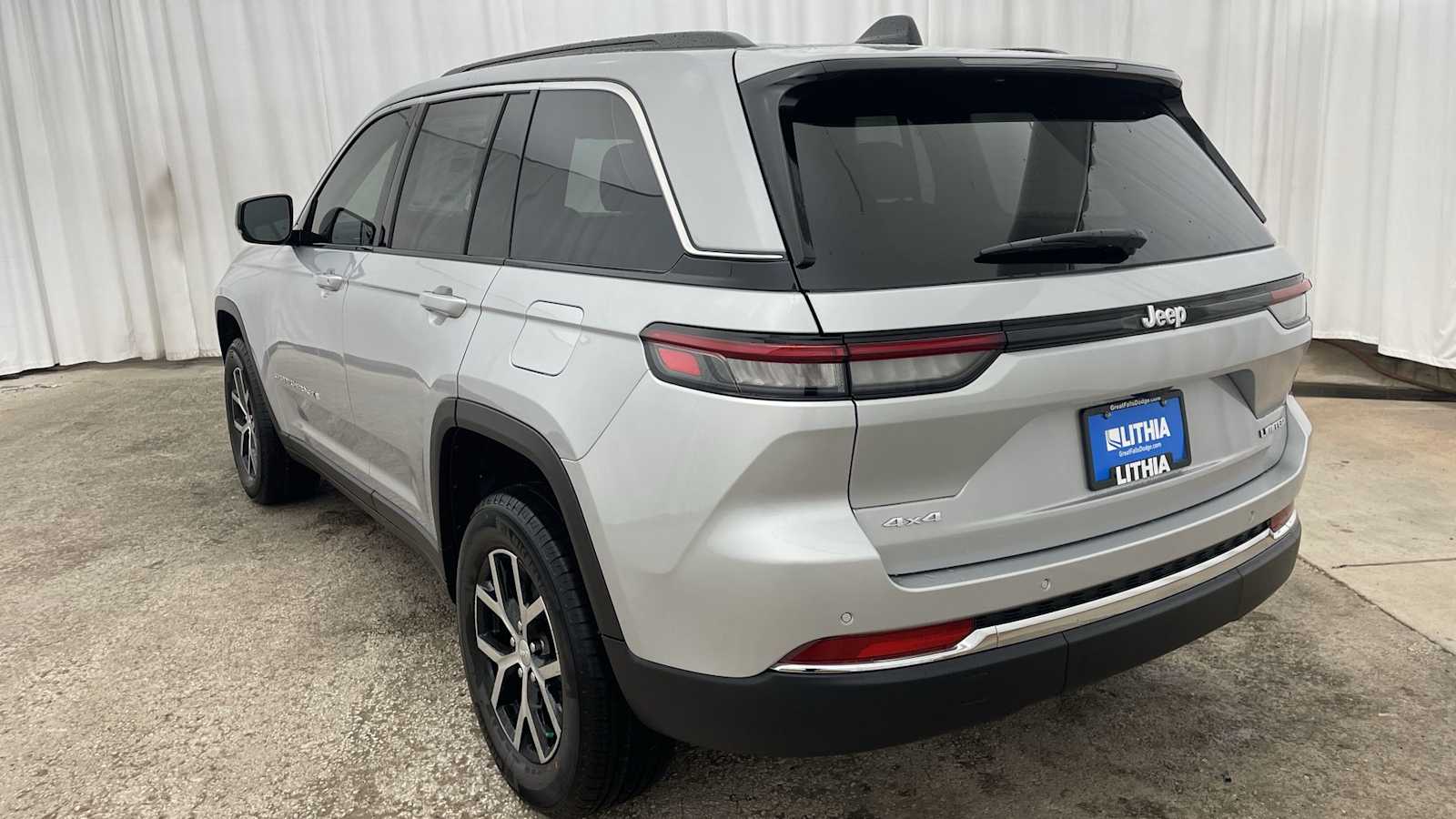 Thumbnail: 2025 Jeep Grand Cherokee - 35