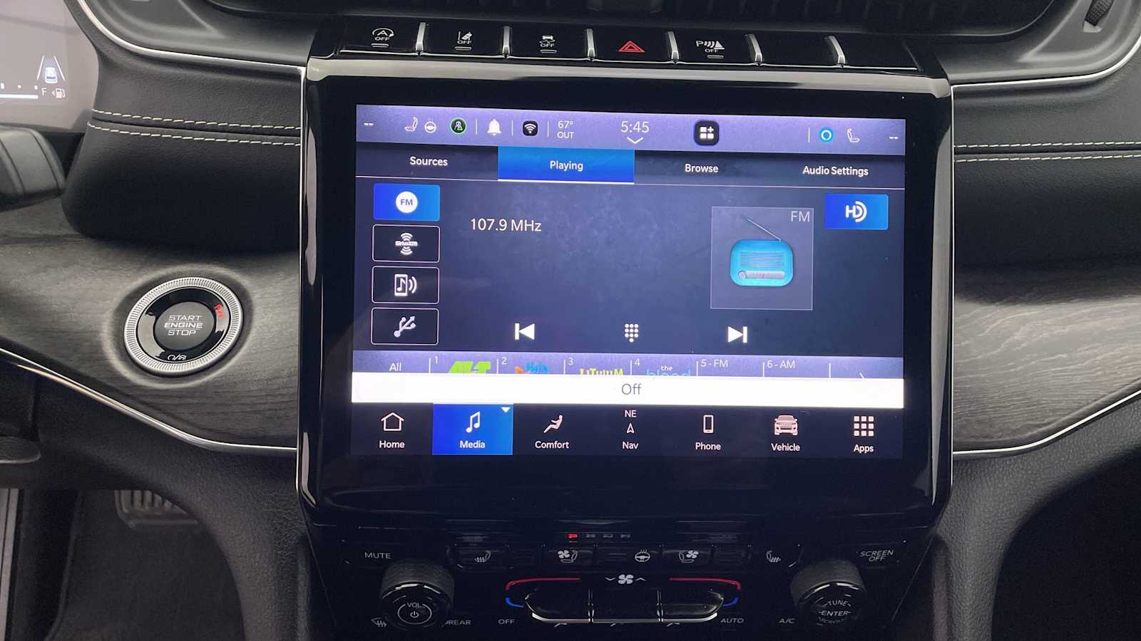 Thumbnail: 2023 Jeep Grand Cherokee - 21