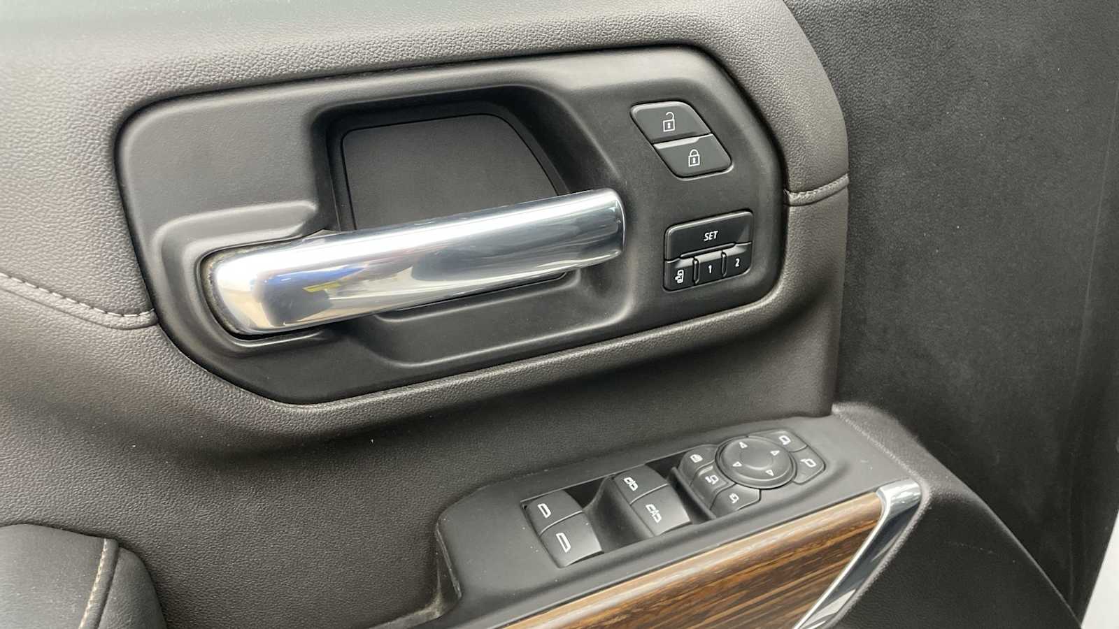 Thumbnail: 2022 Chevrolet Silverado 3500 - 7