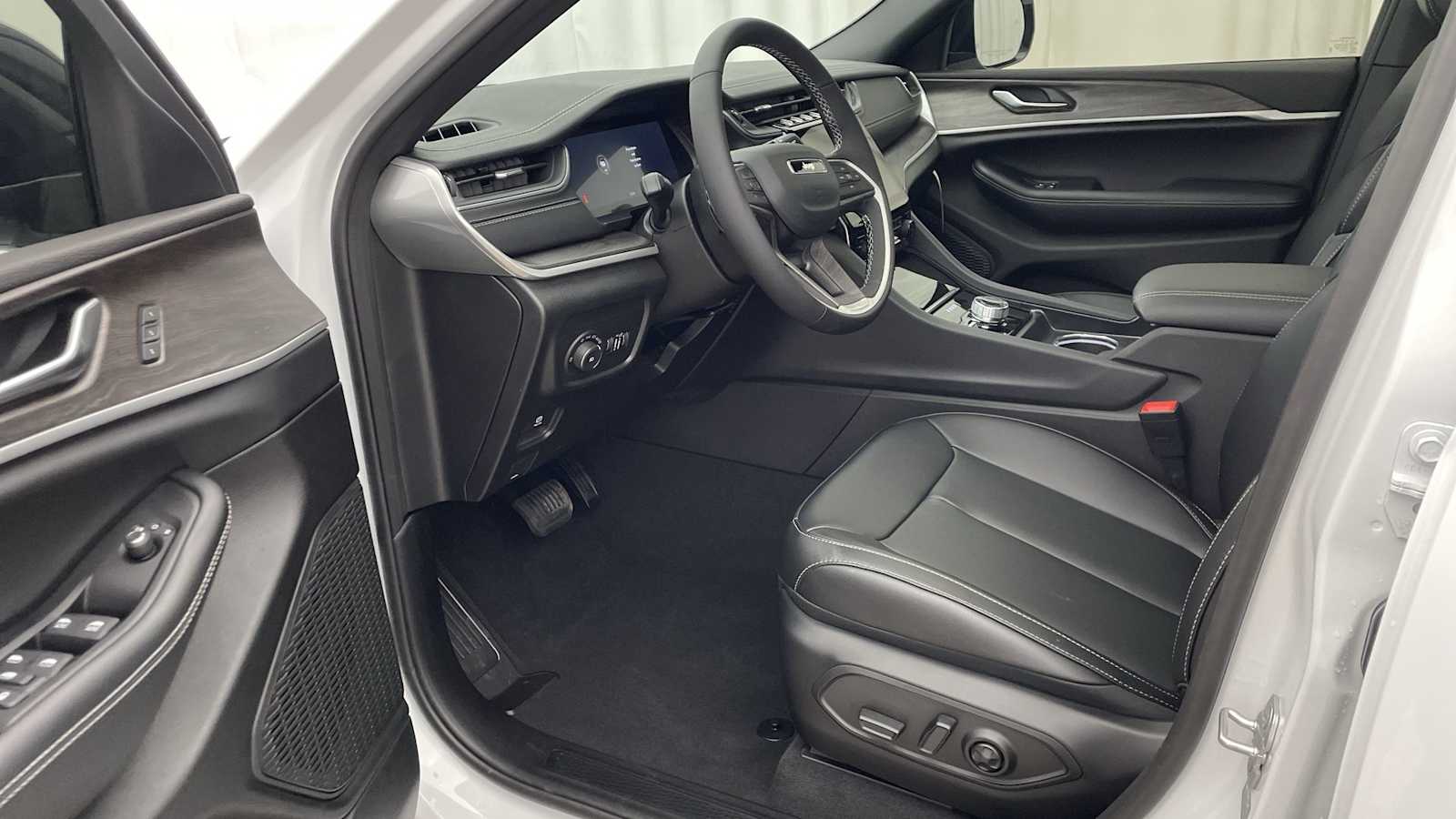 Thumbnail: 2025 Jeep Grand Cherokee - 2