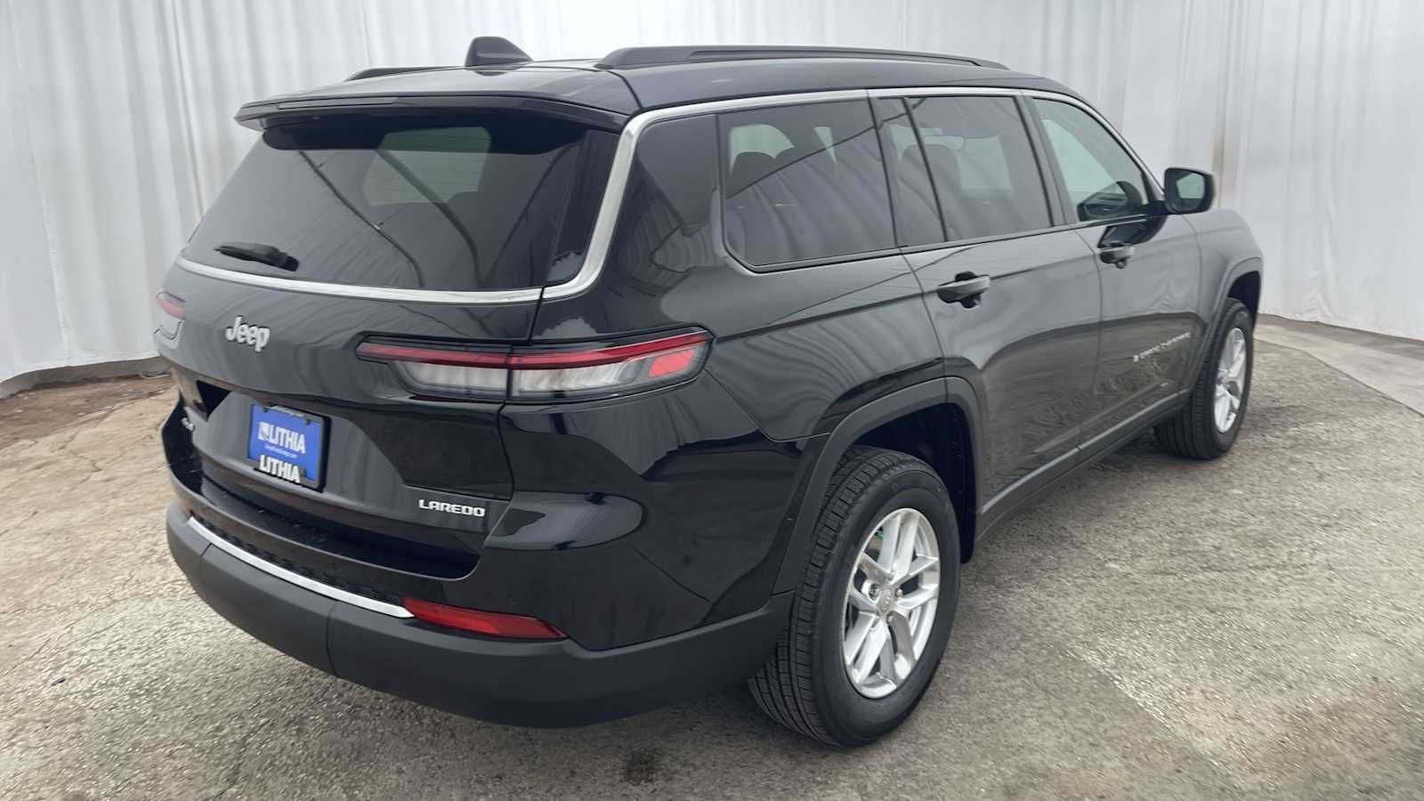 Thumbnail: 2026 Jeep Grand Cherokee L - 36