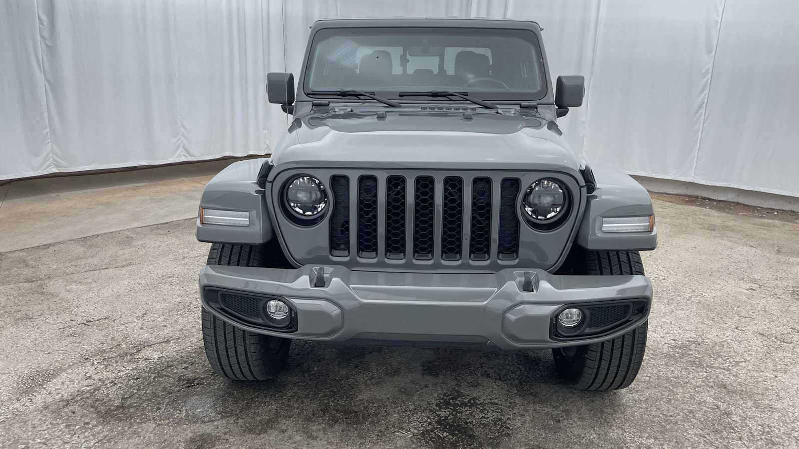 Thumbnail: 2023 Jeep Gladiator - 38