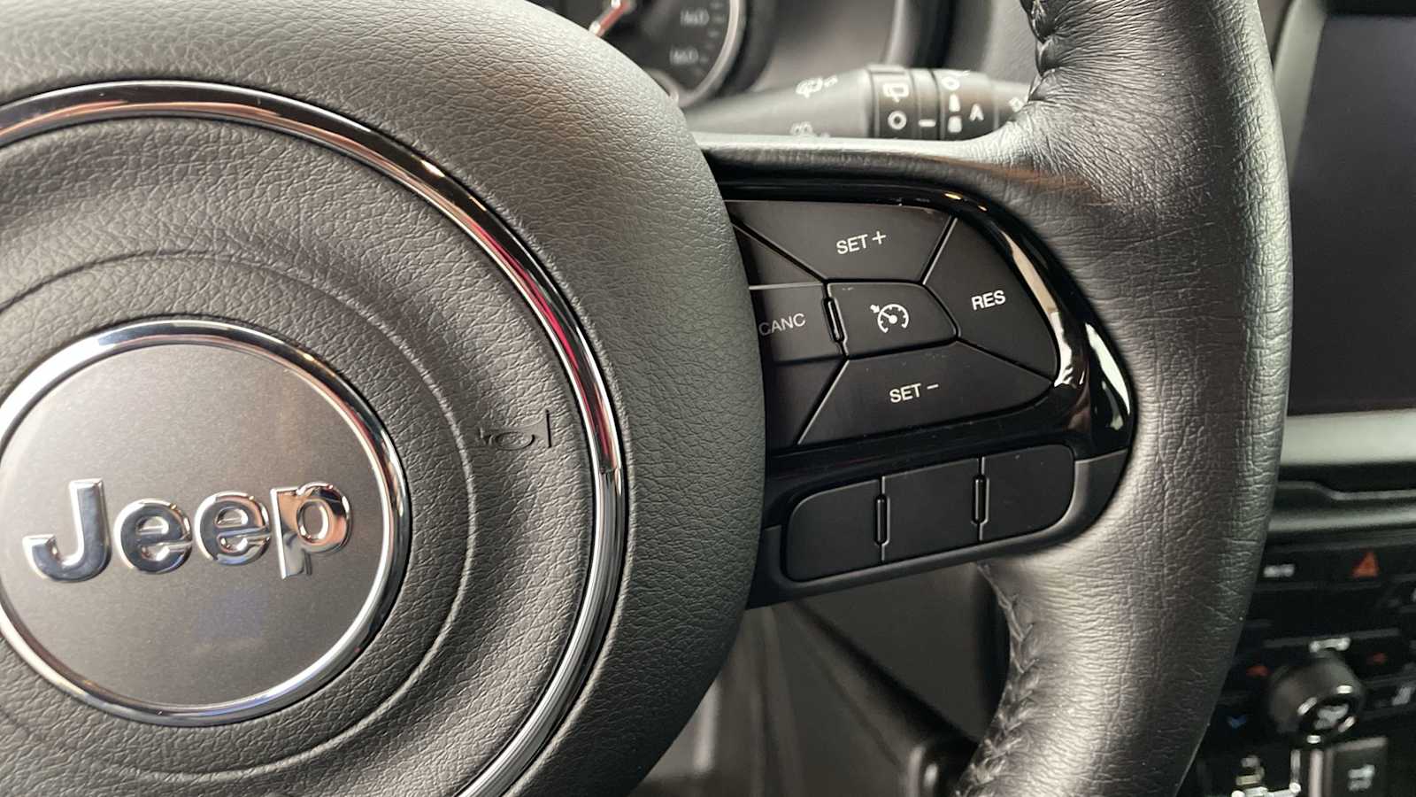 Thumbnail: 2022 Jeep Renegade - 14