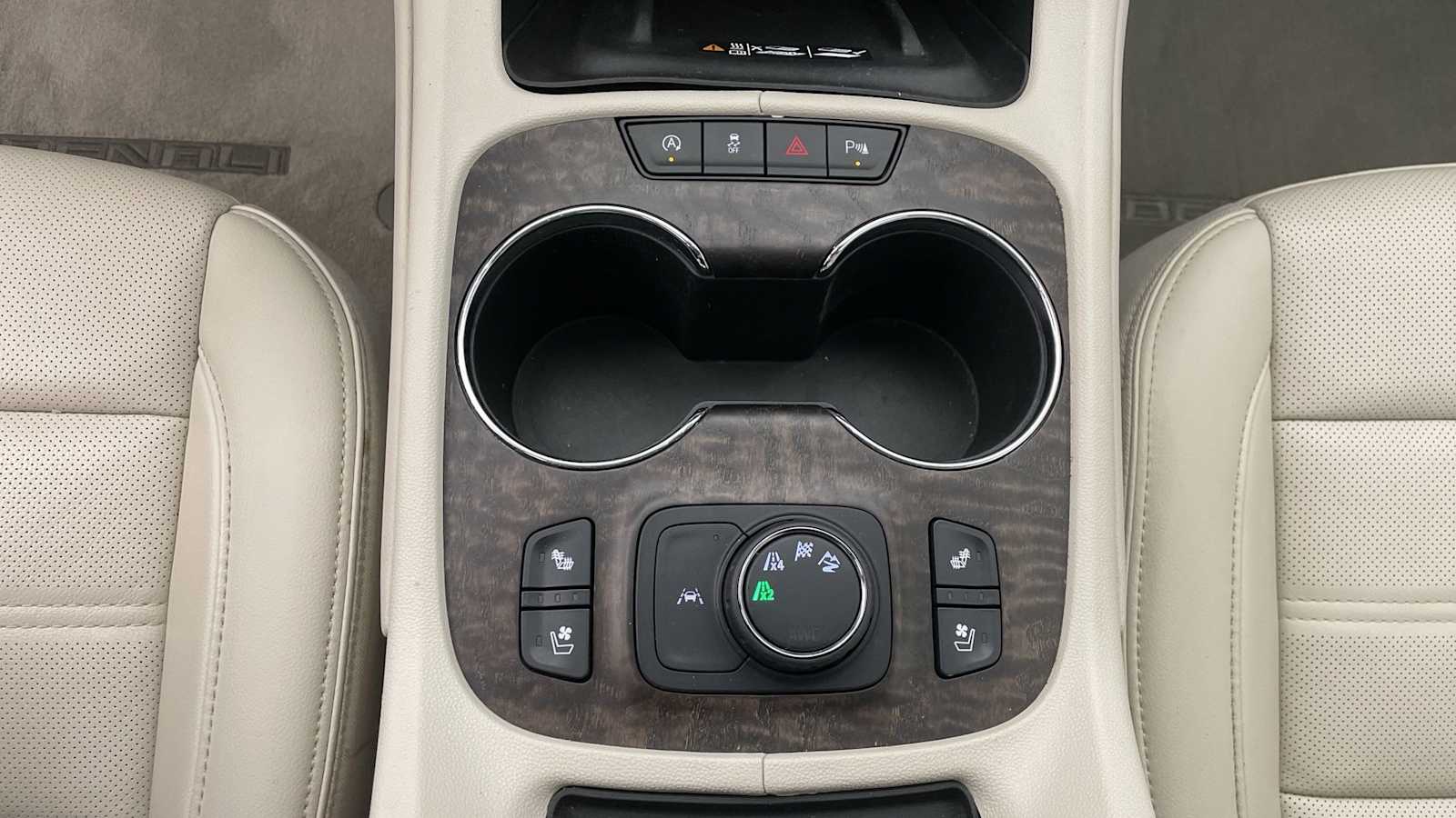 Thumbnail: 2022 GMC Acadia - 28