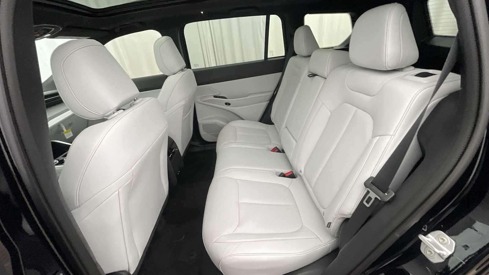 Thumbnail: 2026 Jeep Cherokee - 9