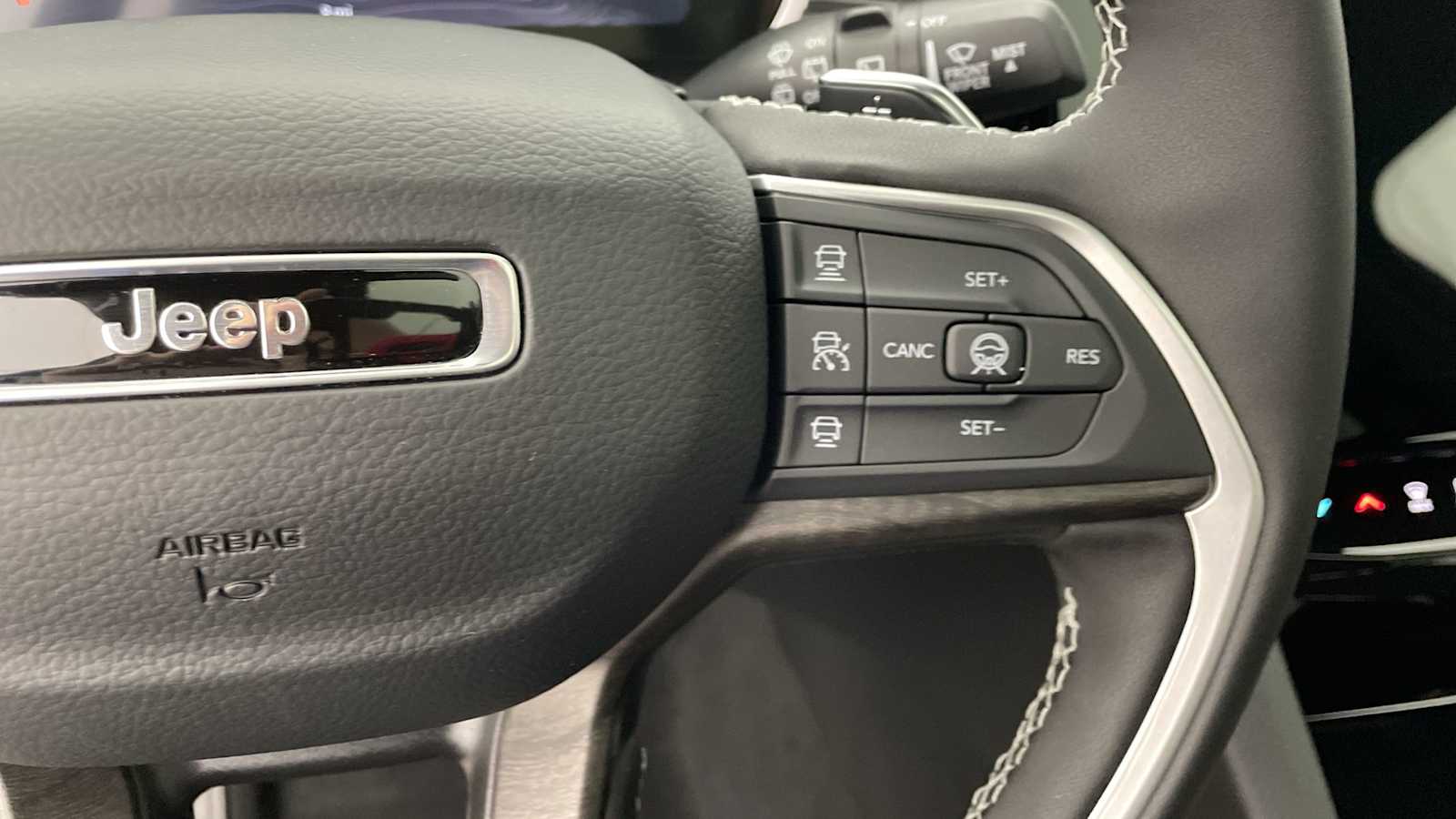 Thumbnail: 2026 Jeep Grand Cherokee - 16
