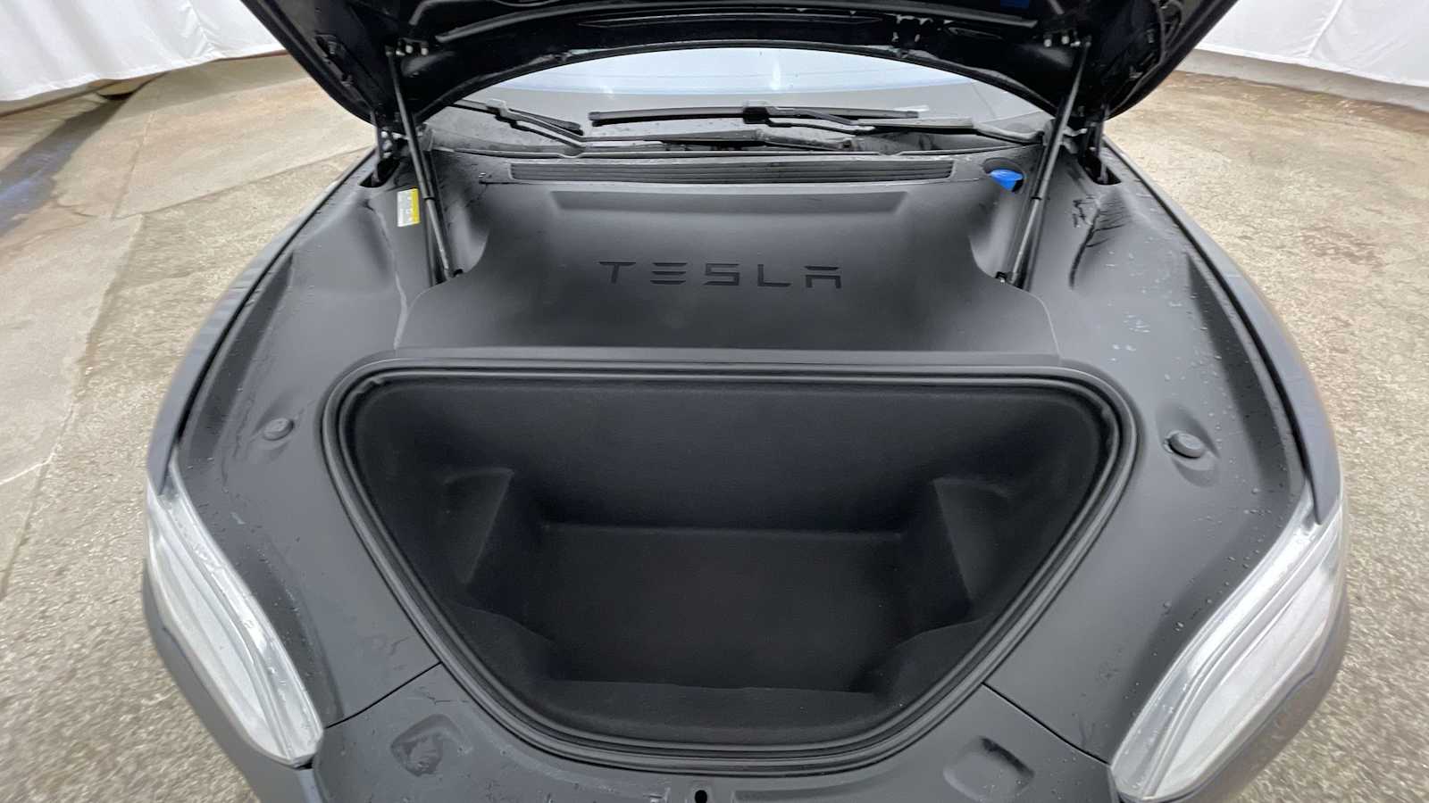 Thumbnail: 2016 Tesla Model S - 24
