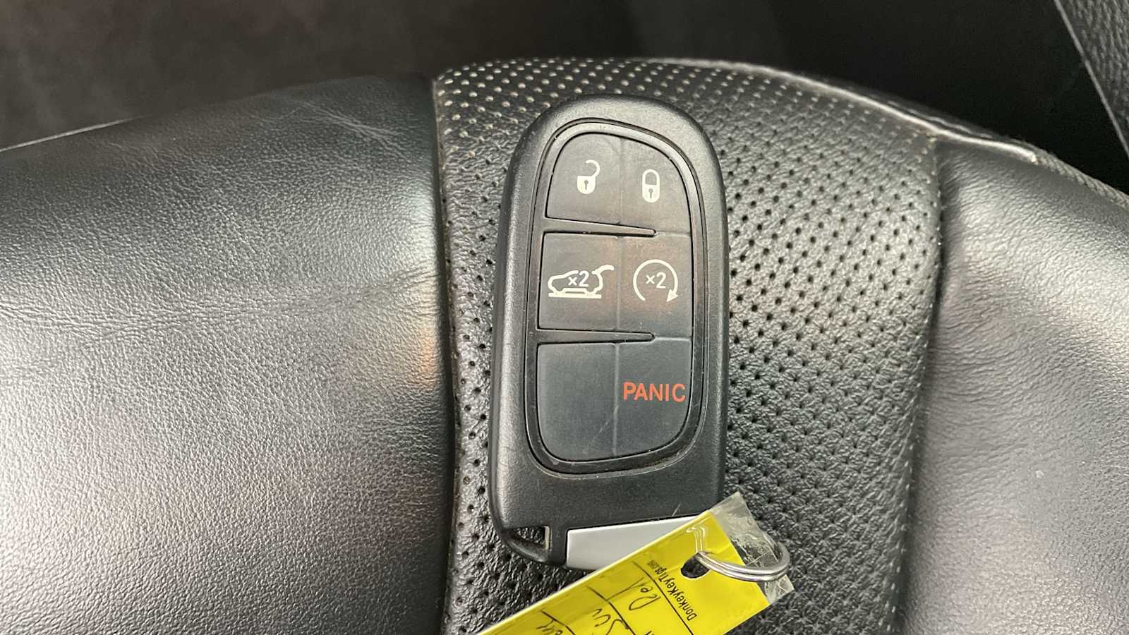 Thumbnail: 2020 Jeep Cherokee - 24