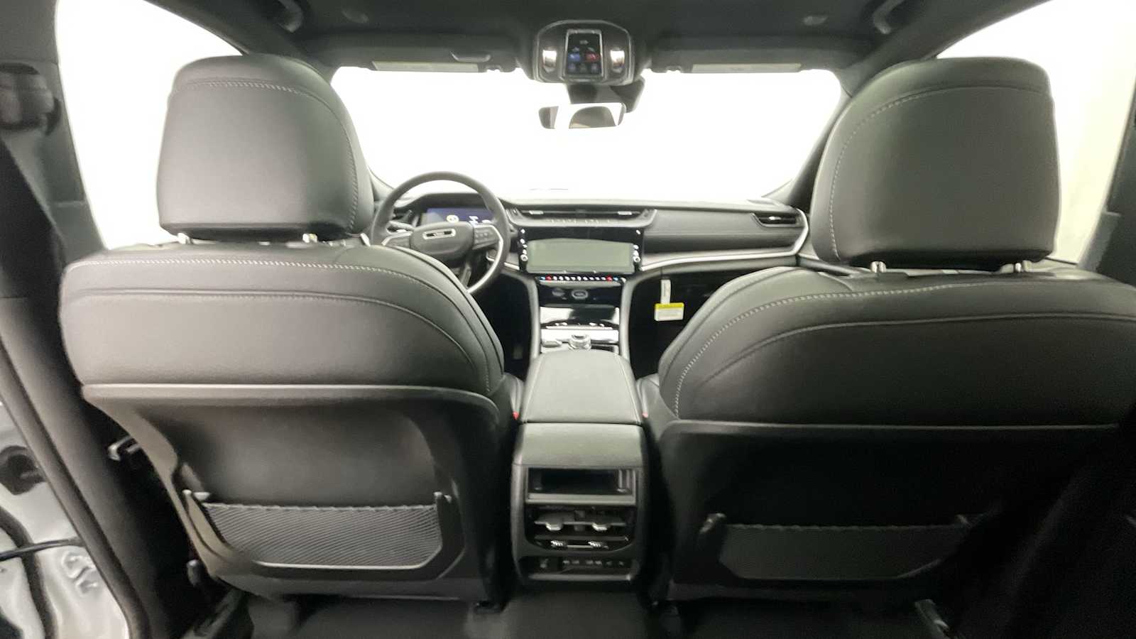 Thumbnail: 2026 Jeep Grand Cherokee - 8