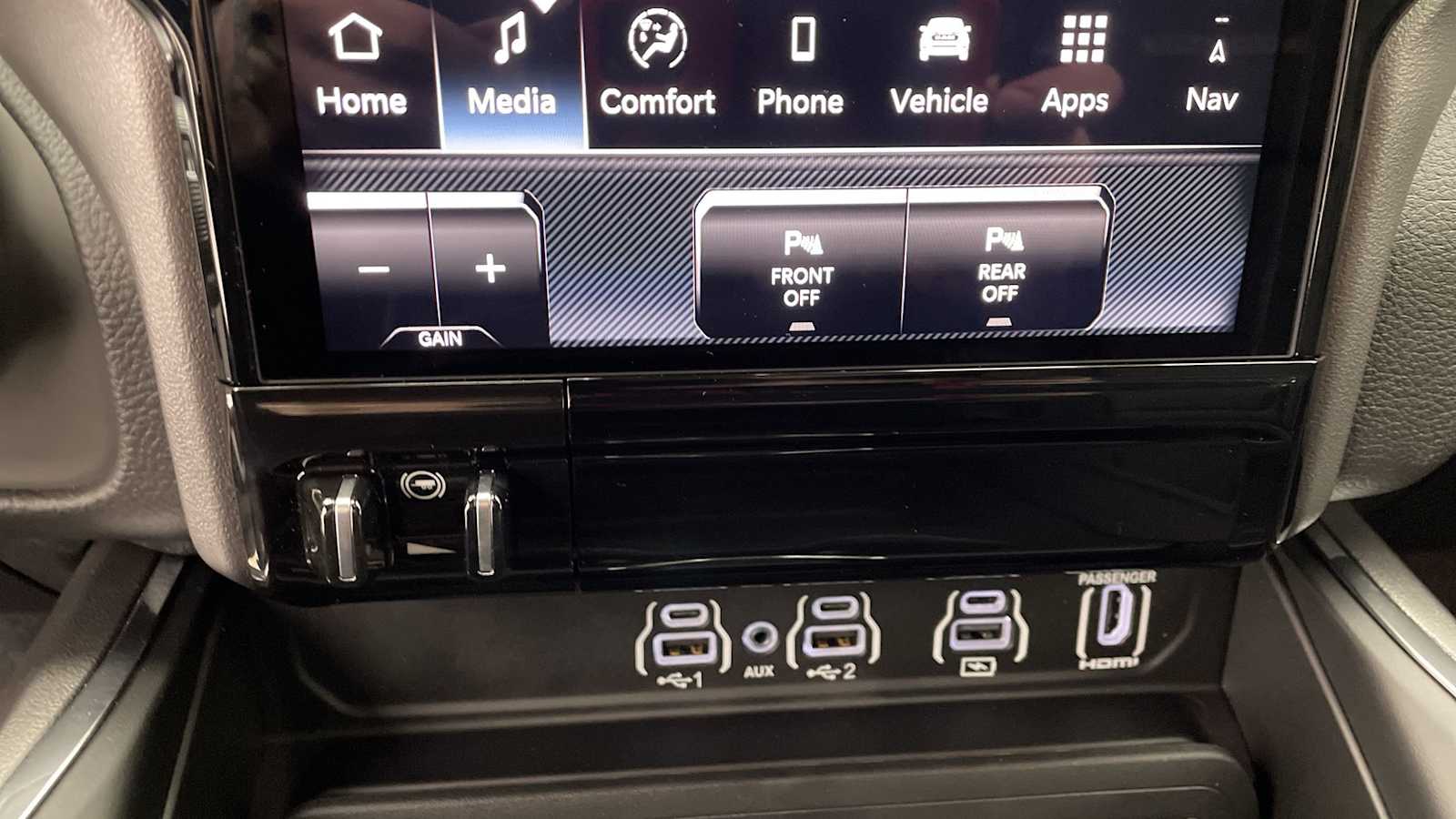 Thumbnail: 2026 RAM 1500 - 25