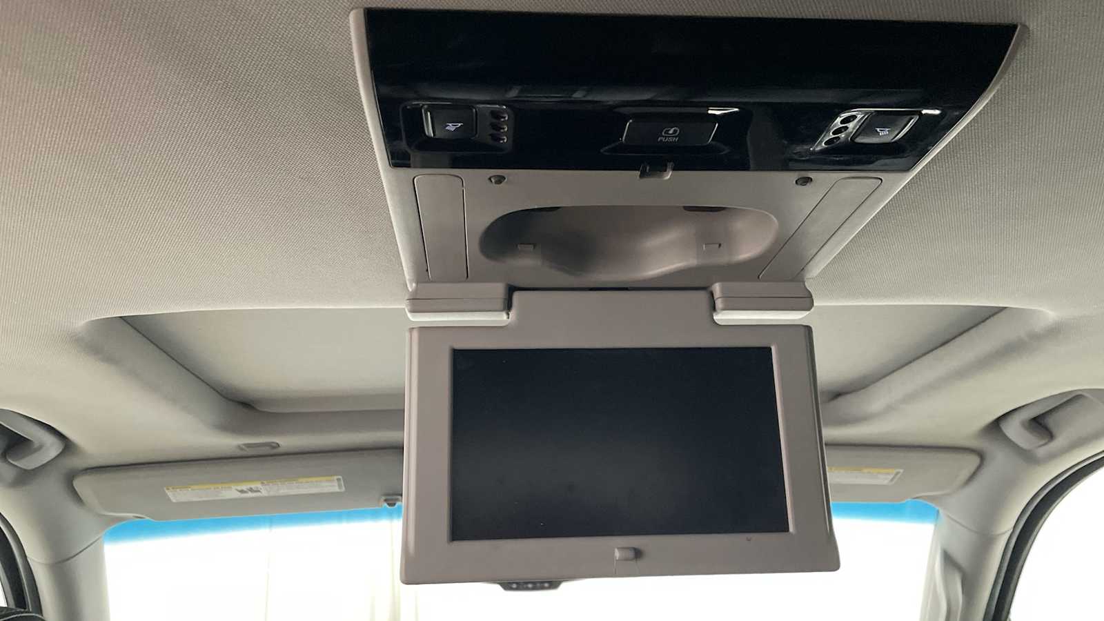 Thumbnail: 2016 Chevrolet Tahoe - 29