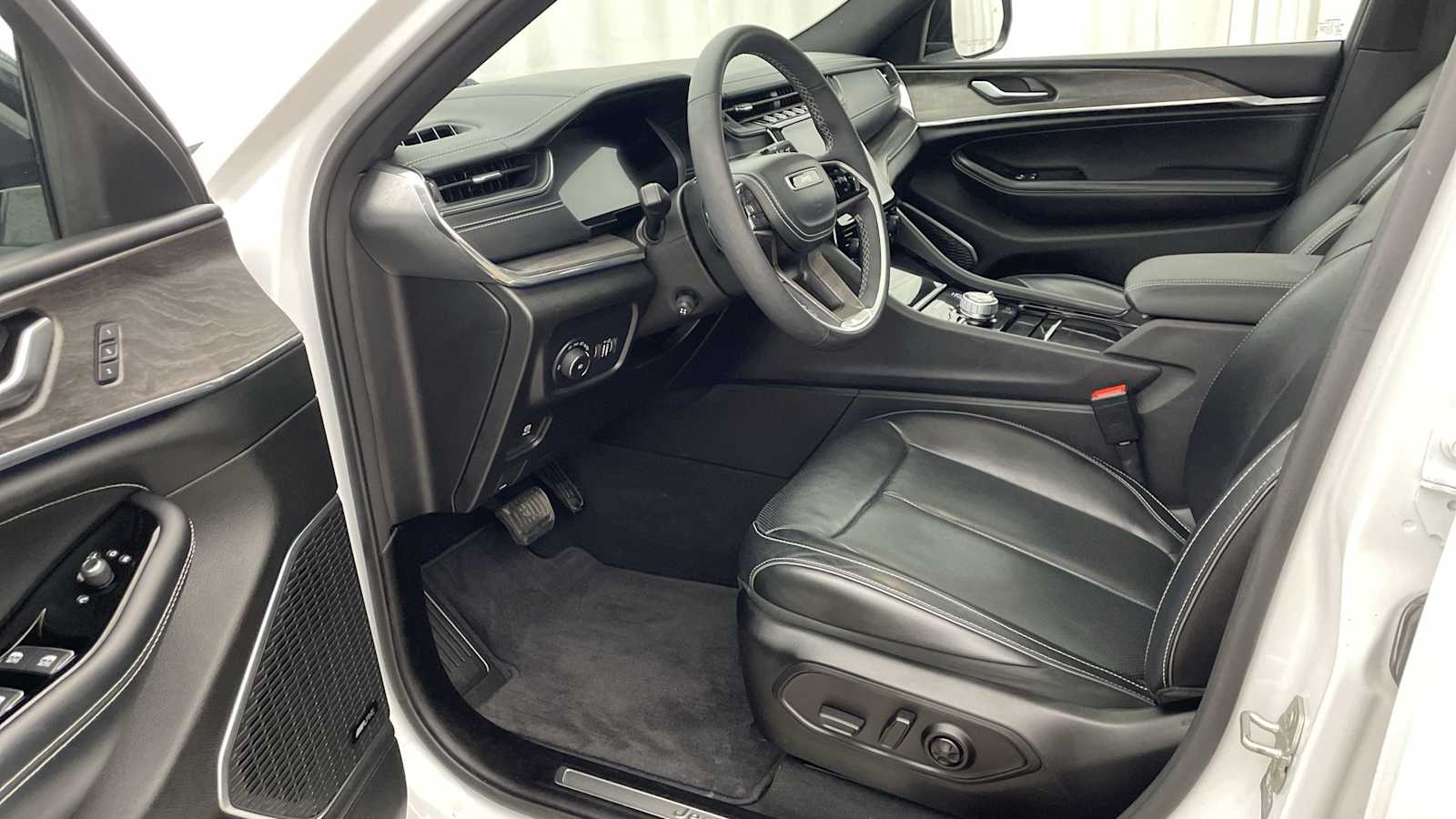 Thumbnail: 2023 Jeep Grand Cherokee - 2