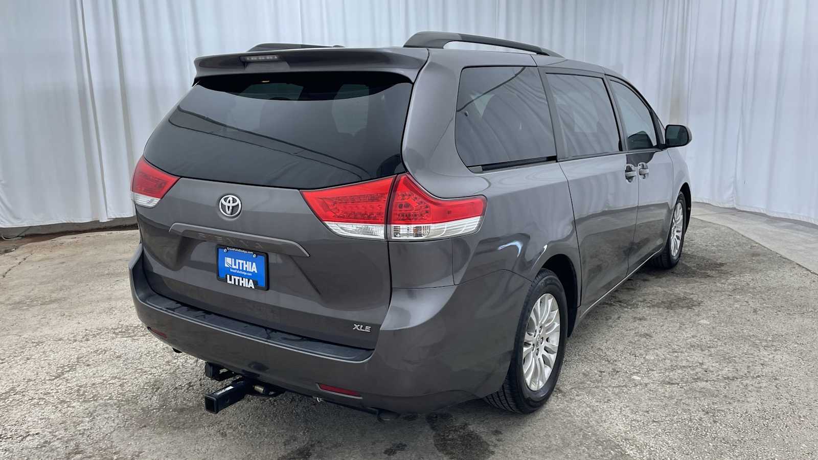 Thumbnail: 2013 Toyota Sienna - 35