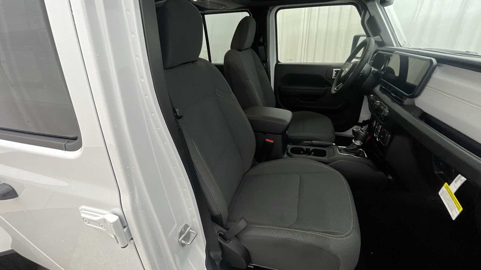 Thumbnail: 2025 Jeep Gladiator - 12