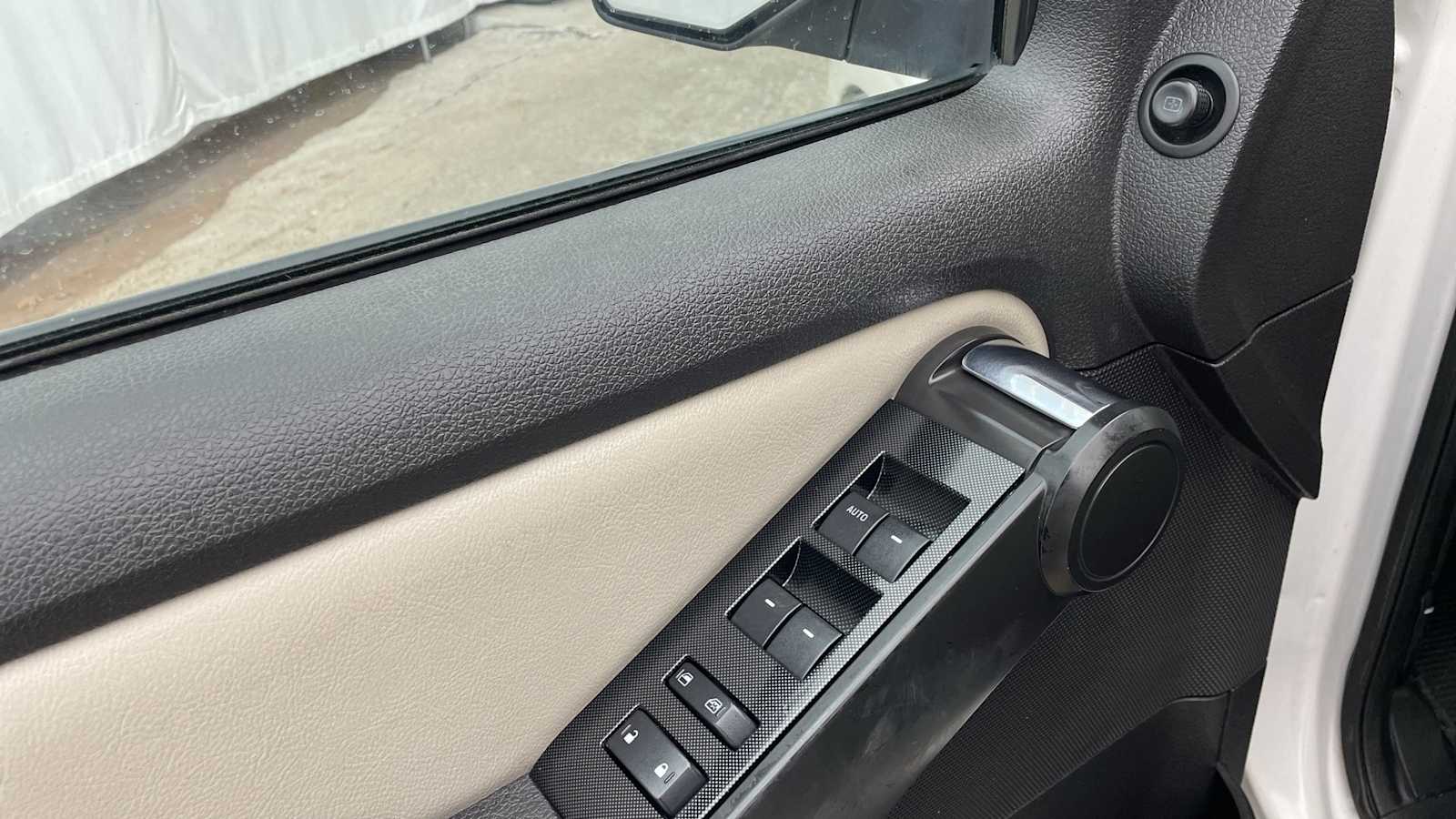 Thumbnail: 2008 Ford Explorer Sport Trac - 5