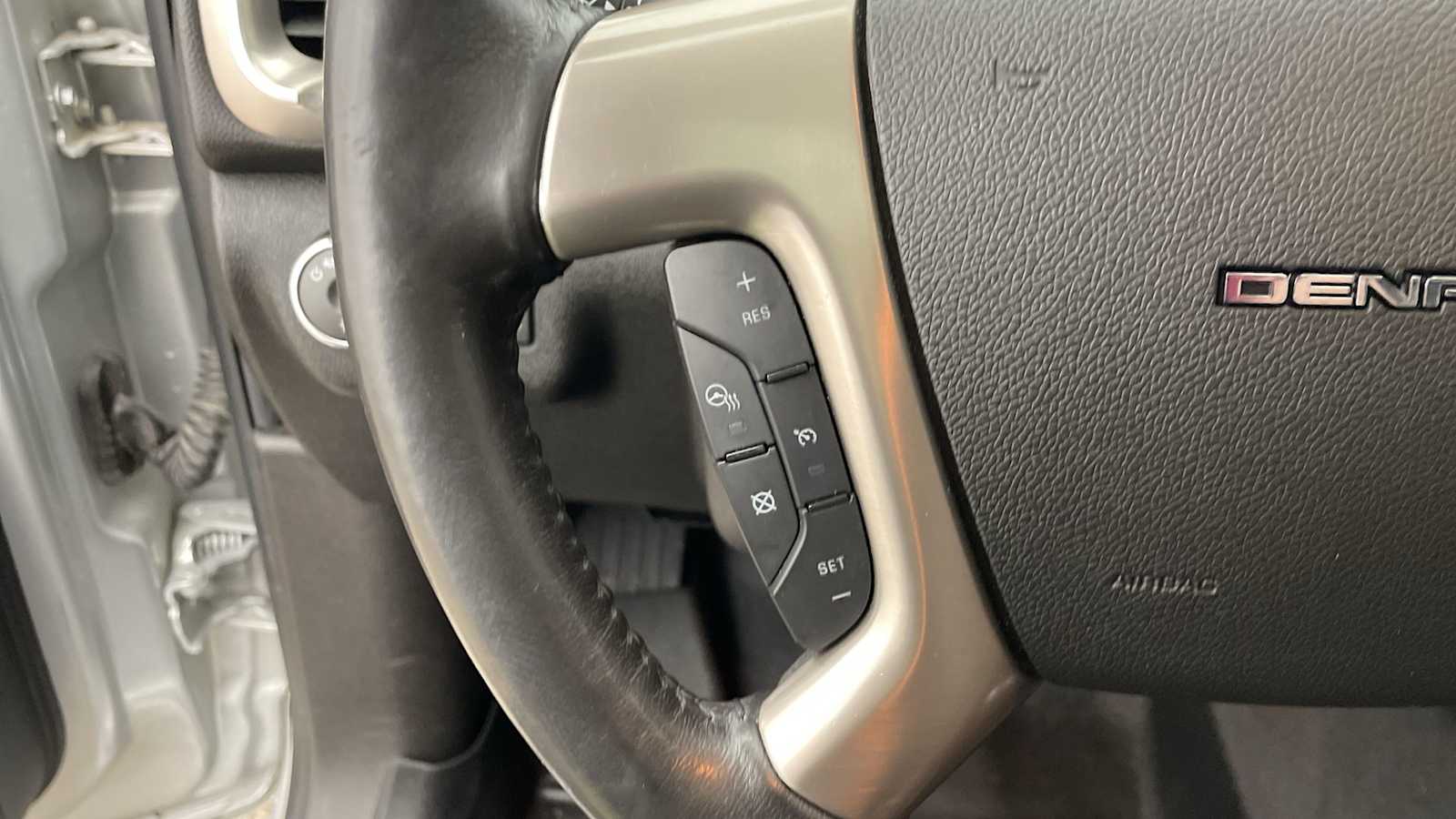 Thumbnail: 2015 GMC Acadia - 16