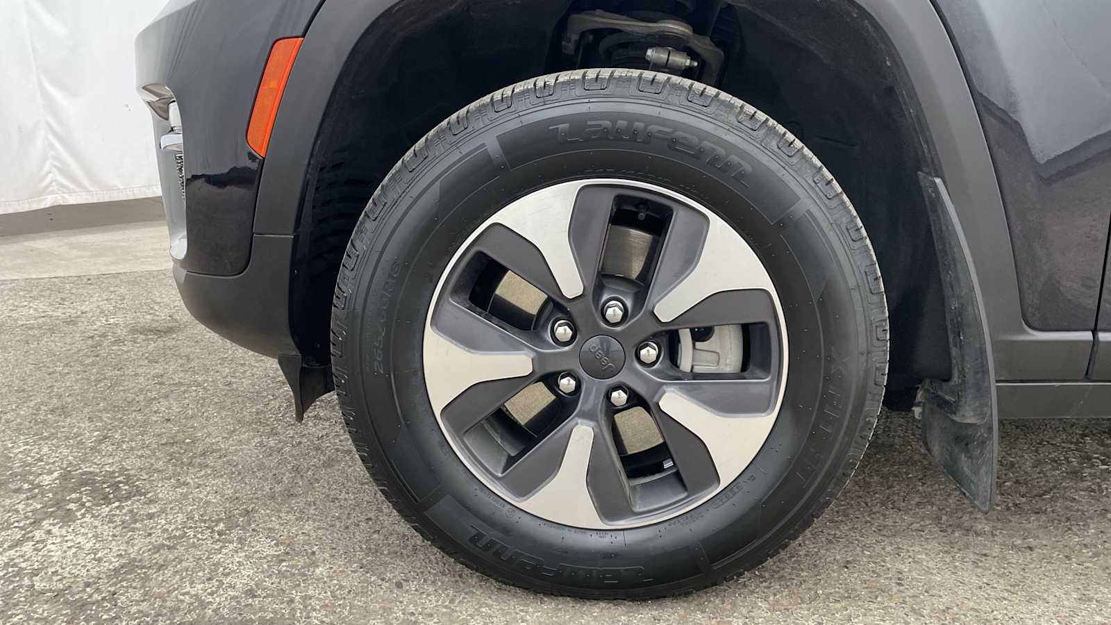 Thumbnail: 2022 Jeep Grand Cherokee - 44