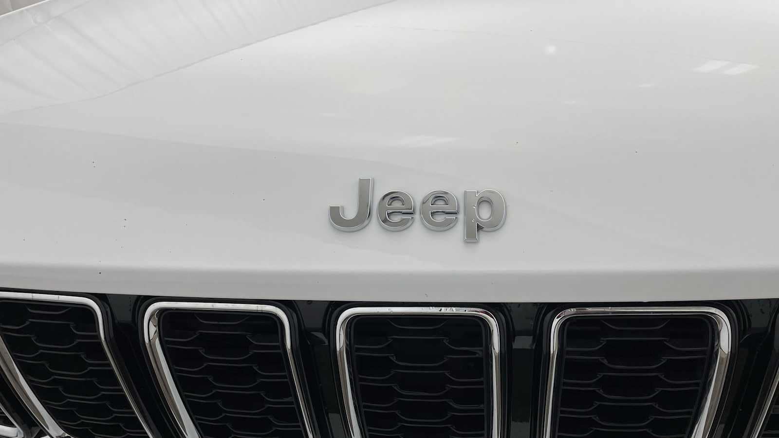 Thumbnail: 2023 Jeep Grand Cherokee - 40