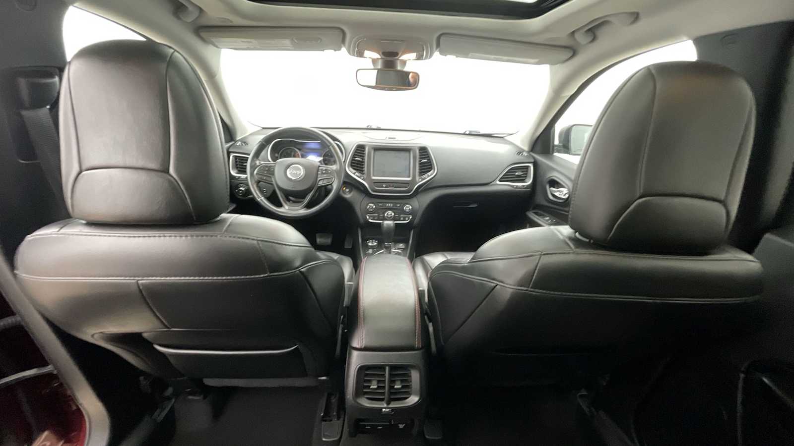 Thumbnail: 2020 Jeep Cherokee - 8