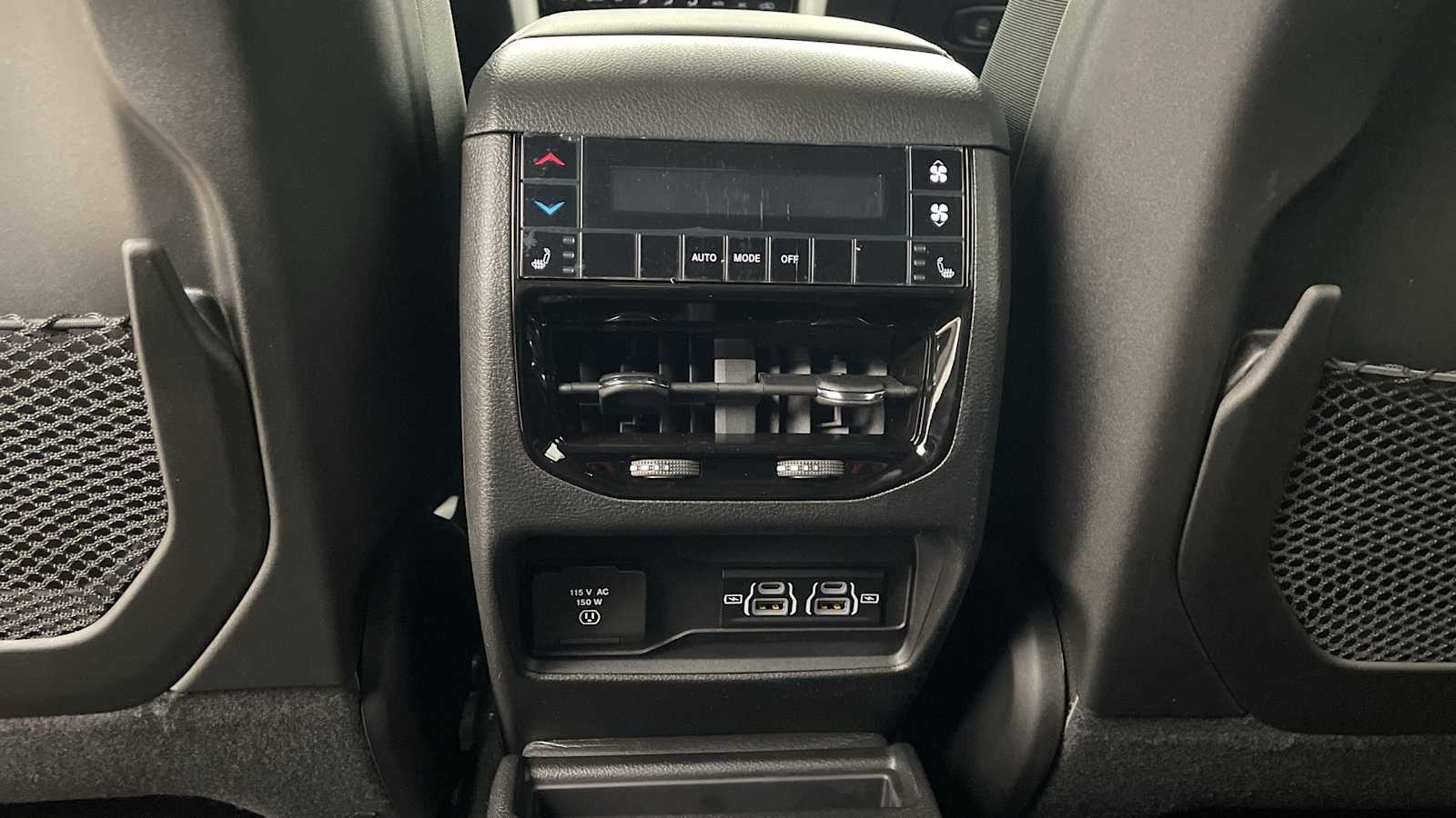 Thumbnail: 2025 Jeep Grand Cherokee - 28