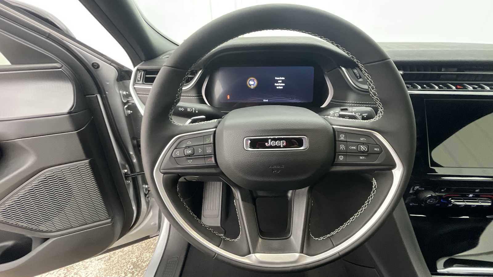 Thumbnail: 2025 Jeep Grand Cherokee - 12