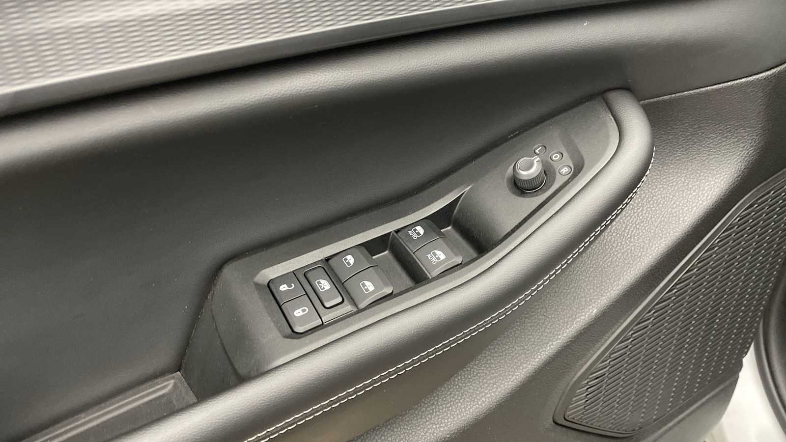 Thumbnail: 2024 Jeep Grand Cherokee - 6