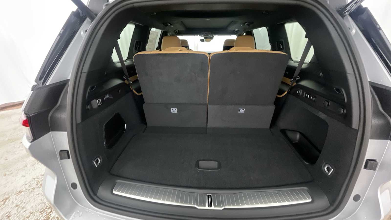 Thumbnail: 2025 Jeep Grand Cherokee - 34